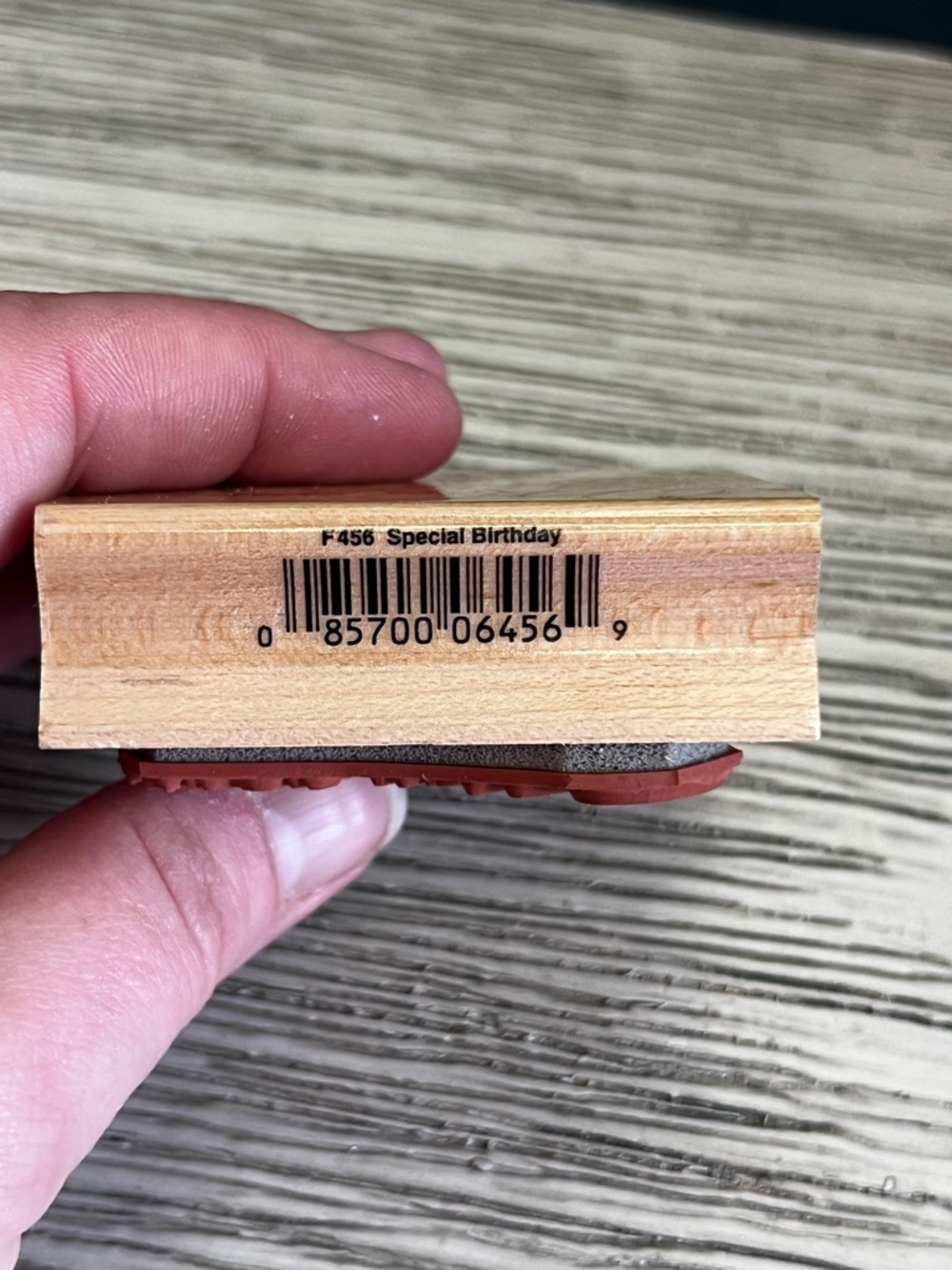 🆕 Wooden Sentiment Stamp – Red Script Birthday Message - Picture 3 of 4